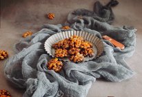 琥珀核桃仁#中秋跟着金龙鱼外婆乡小榨菜籽油一起吃香喝辣#的做法