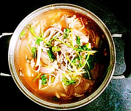 韩式辣白菜牛肉火锅的做法