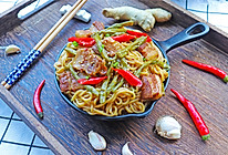 五花肉豆角焖面的做法