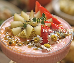 #换着花样吃早餐#黄金猕猴桃草莓思慕雪的做法