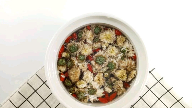 菊花猪肝汤，养肝明目的做法