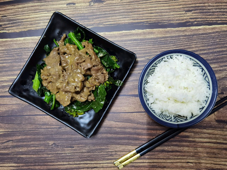 芥兰炒牛肉的做法