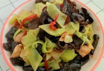 木耳莴笋肉片的做法