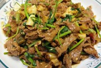 香菜泡椒炒牛肉的做法