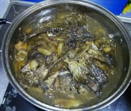 家常炖鲤鱼的做法