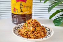 #向往的生活 就是外婆乡#肉丝炒豆腐皮的做法