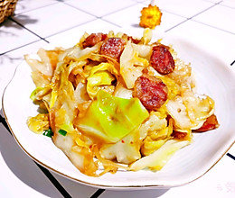 #餐桌上的春日限定#酸辣爽口【腊肠手撕包菜】 | 元気汀的做法
