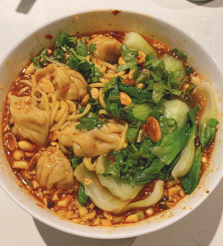 麻辣红油饺子面的做法