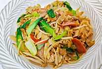10分钟搞定营养均衡快手餐——炒河粉的做法