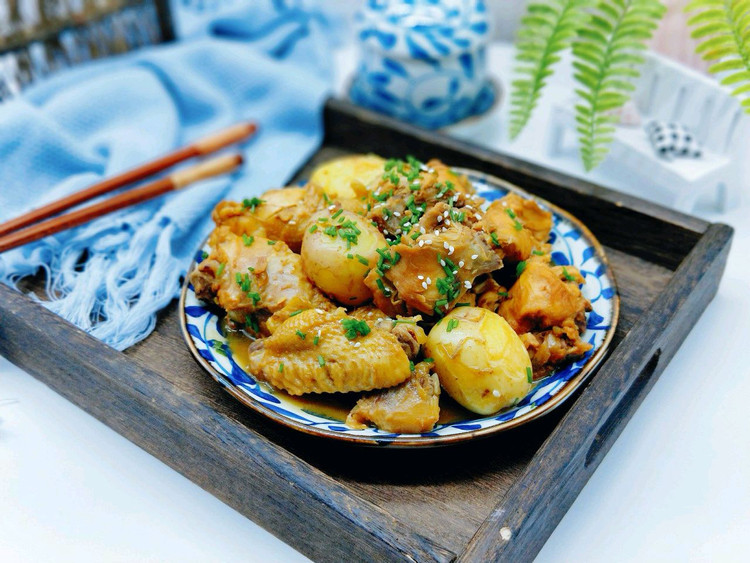 红烧鸡块炖小土豆的做法