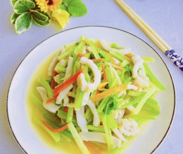 #冬季滋补花样吃法#芹菜炒鱿鱼的做法