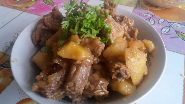 鸡脖炖土豆的做法