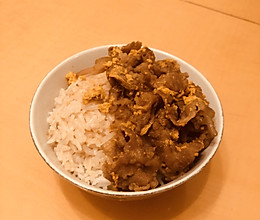 简单版牛肉丼（牛肉盖饭）的做法
