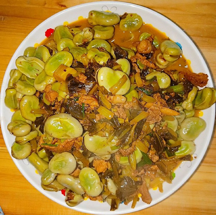 咸菜肉丝蚕豆的做法
