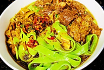 菠菜牛肉面的做法