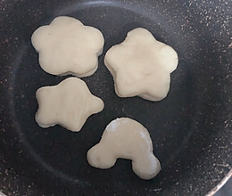 花型发面饼的做法