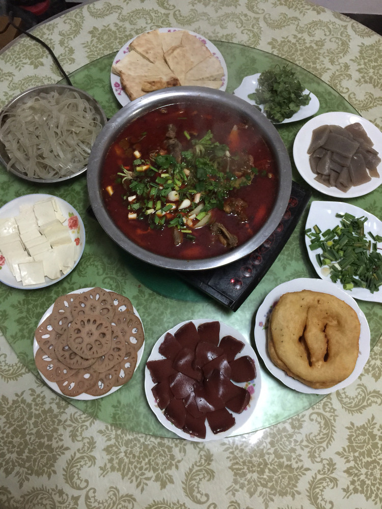 麻辣牛排火锅的做法