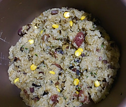 电饭锅腊味煲仔饭的做法