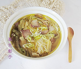 #元宵节美食大赏# 腊肉萝卜粉丝汤，清淡少油腻，解酒开胃的做法