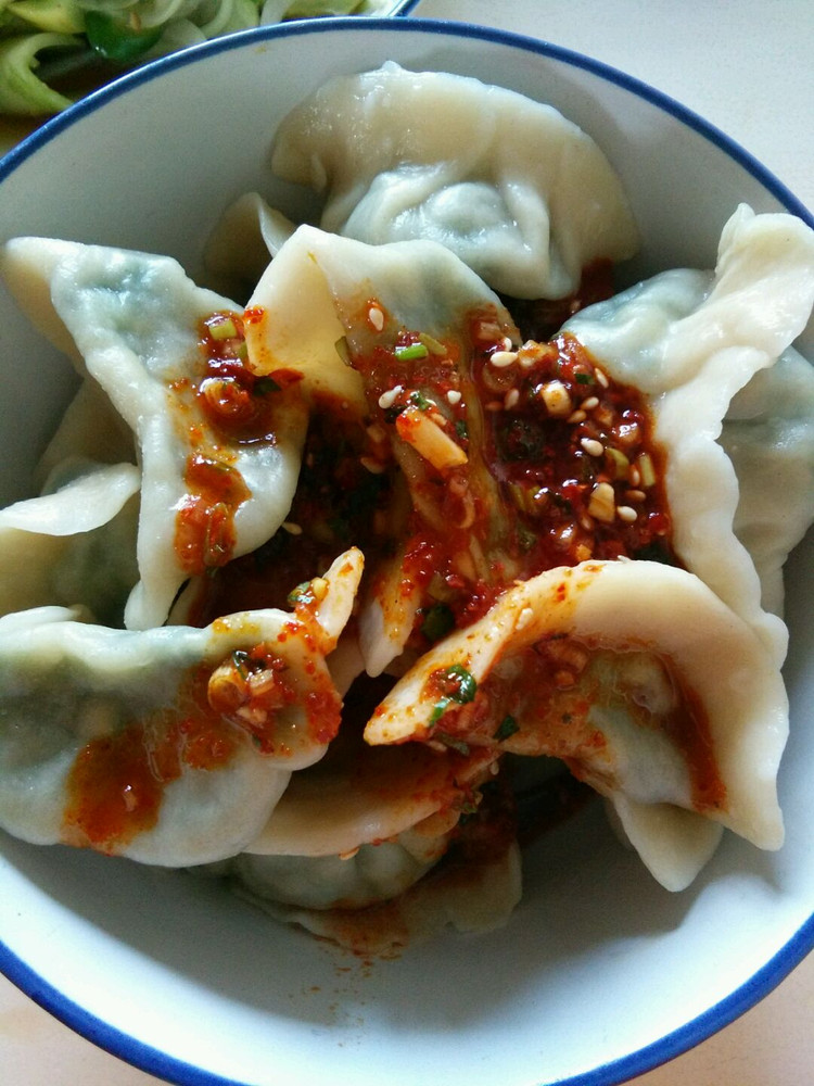 鸡蛋韭菜饺子的做法