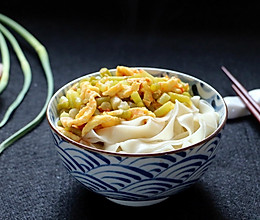 蒜薹鸡蛋打卤面的做法