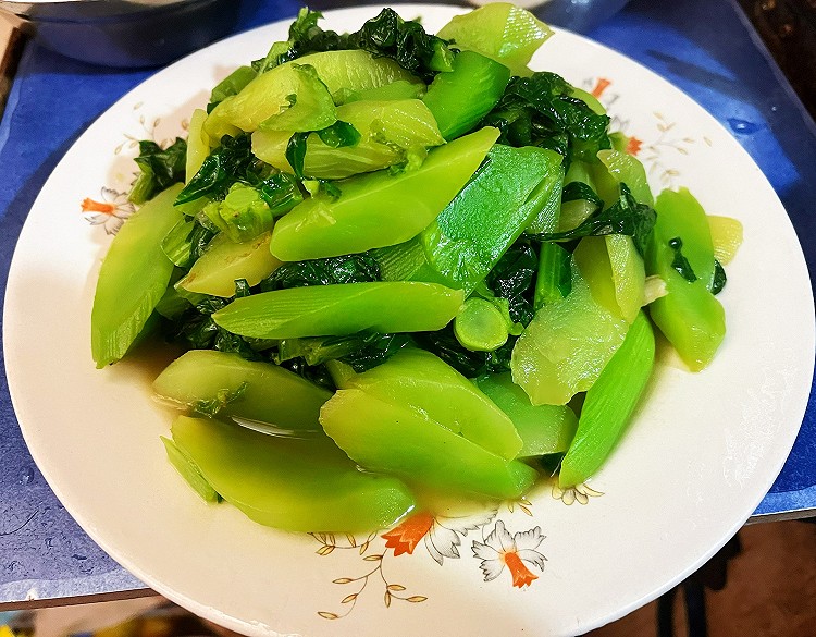 清炒莴笋的做法