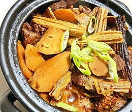 砂锅冬笋焖羊肉（空炸腐竹版）的做法