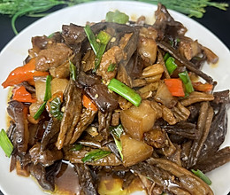 #外婆乡炒出火锅香#鹿茸菇炒肉的做法