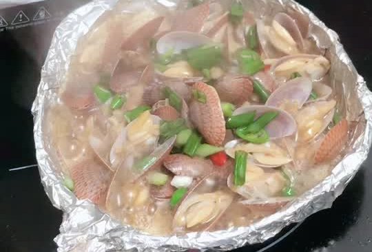 锡纸油蛤豆腐煲的做法