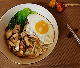 #餐桌上的春日限定#青菜肉丝面的做法