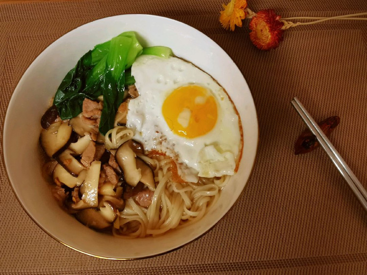 青菜肉丝面的做法