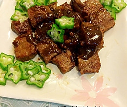 秋葵煎西冷牛排的做法
