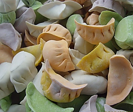 五彩饺子的做法