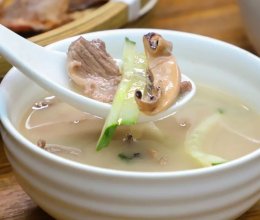 先炒再炖，烧出不一样的肉片汤！的做法