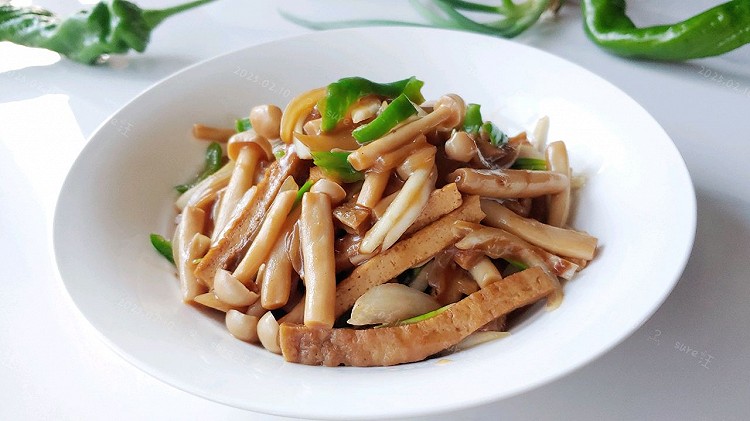 葱椒鲜菇熘豆腐的做法