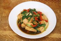 韭香焖豆腐的做法