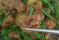 土豆烧蹄髈的做法