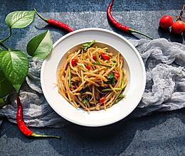 #夏日撩人滋味#开胃爽口的小菜~炝拌鲜芥疙瘩丝的做法