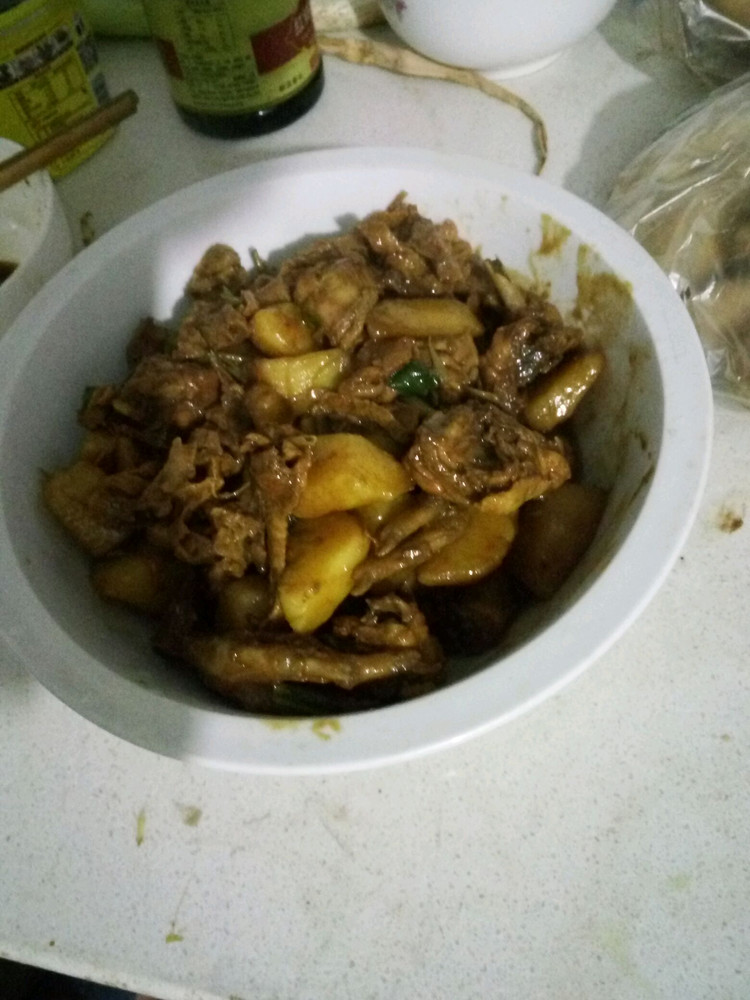 土豆炖鸡的做法