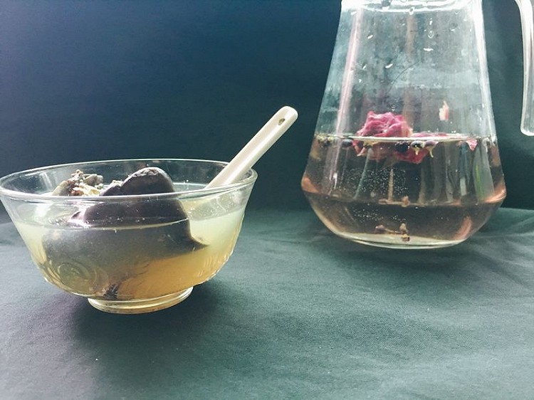 明目药膳~龙珠草炖鸭肝的做法