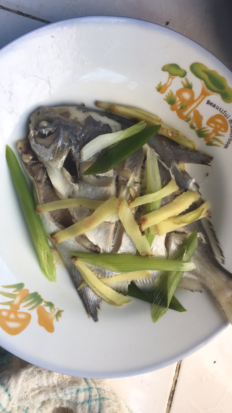清蒸银鲳鱼的做法