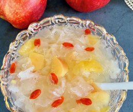 苹果枸杞银耳汤的做法