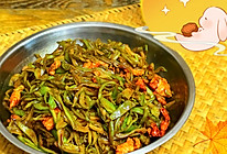 #旅行中的美味#豆角炒肉丝的做法