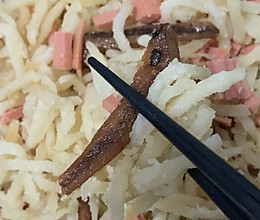 不输饭店，根根分明：蒸土豆丝的做法