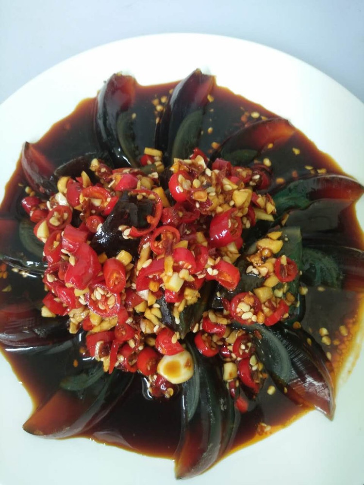凉拌松花蛋的做法