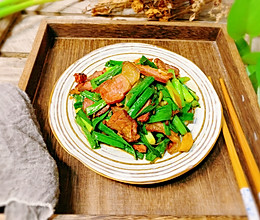 #肉食主义狂欢#蒜苗炒腊肉的做法