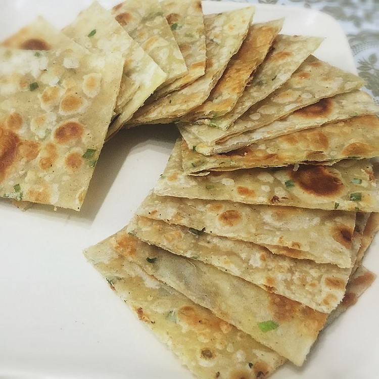 五香葱花脆饼的做法
