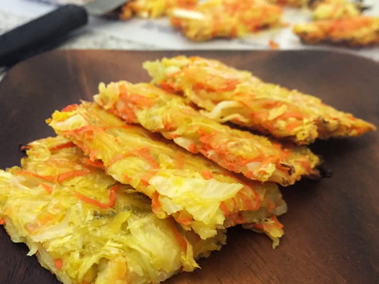 胡萝卜包菜饼——素食·一人食的做法