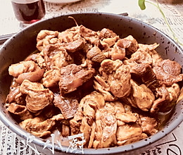 比肉好吃的～键子肉烧面筋的做法