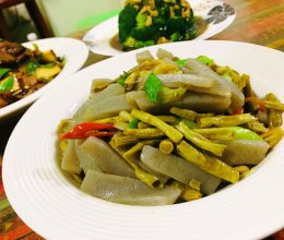 #年夜饭上桌啦#陕南酸豆角炒魔芋的做法